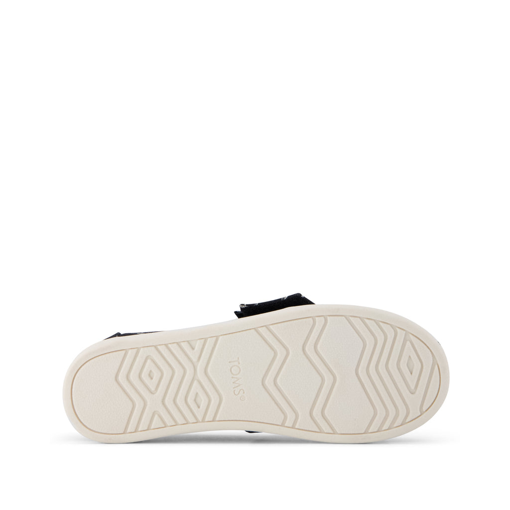 Alpargata Classic Kids Shoe - Black Shark Print Bottom Sole View