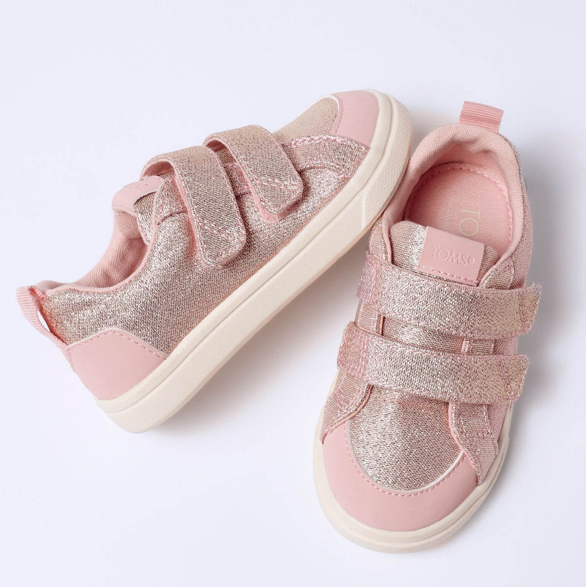 Laydown detail image of the pink quartz Toddler Cruz velcro sneaker