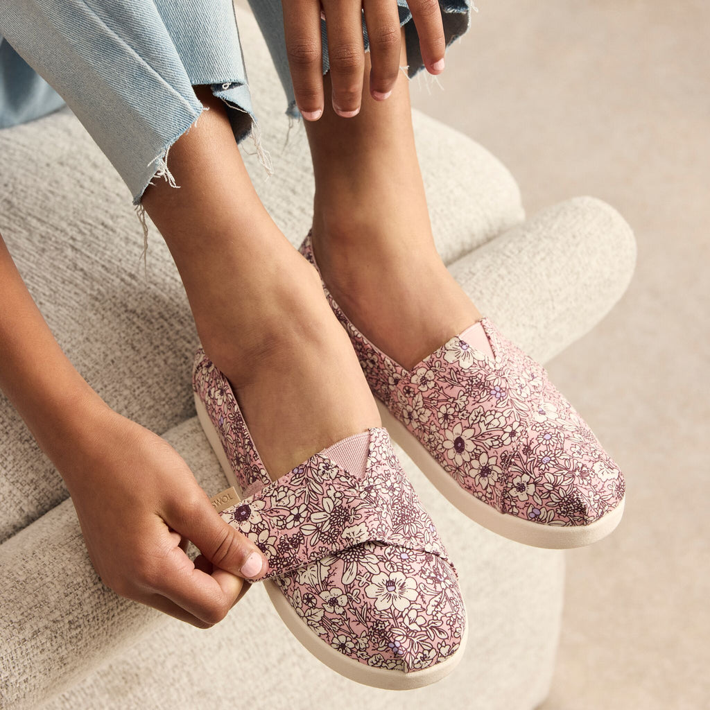 On model image of the Youth pink quartz floral Alpargata